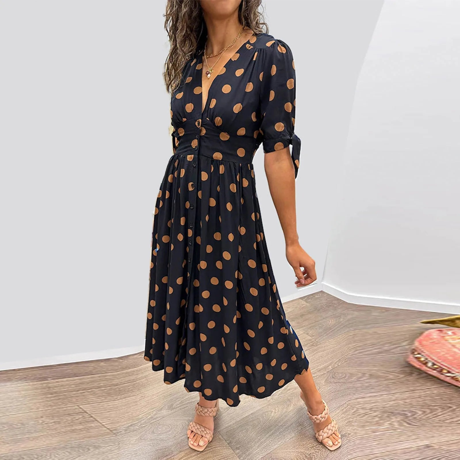 Vestido Acinturado com Estampa Poa